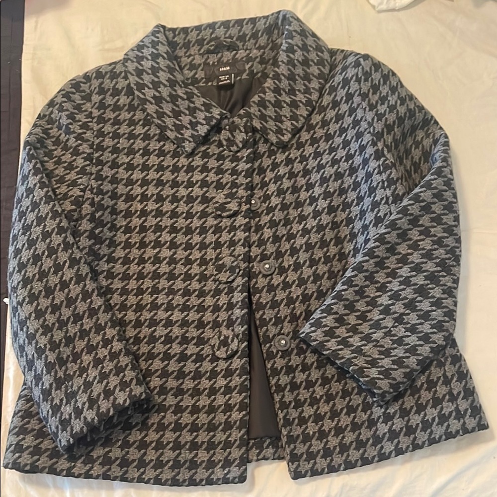 H&M Black and Gray Cropped Blazer